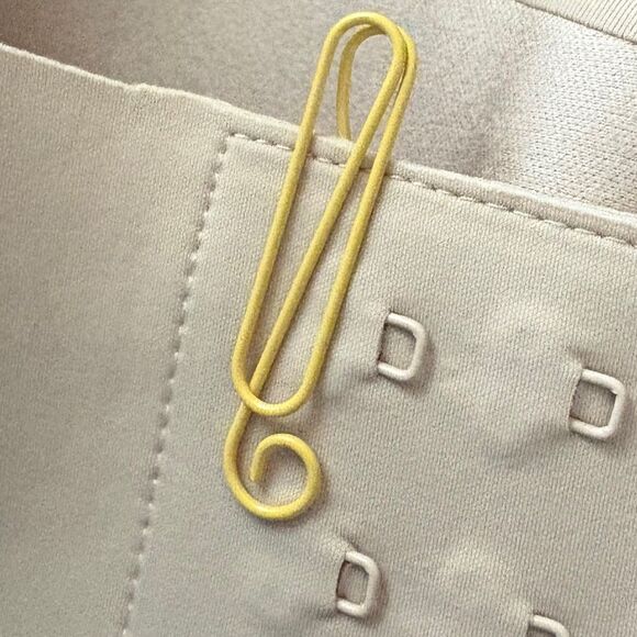 Maidenform Cream Tan Strapless Bra Removable Straps 4 clasps Women's S - Picture 9 of 9